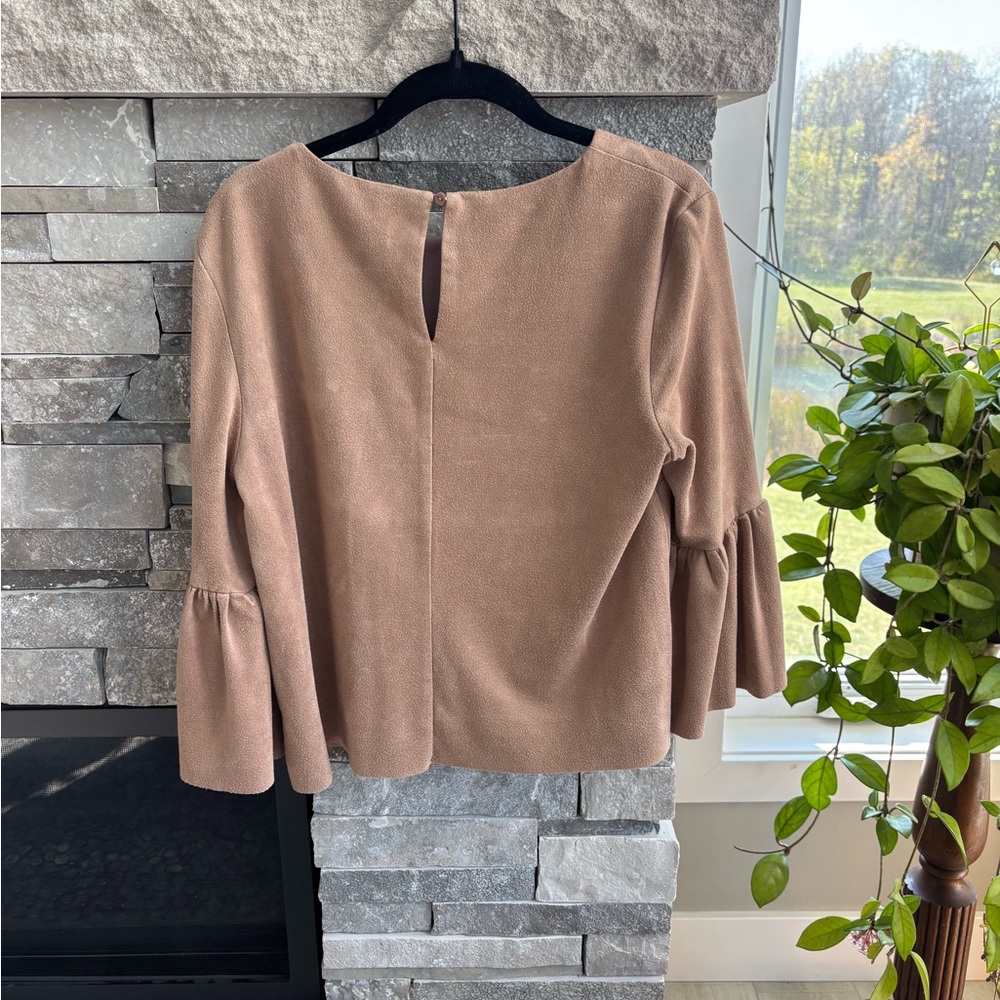 DO+BE | Tan Blouse with Flared Sleeves | Size Medium - Picture 3 of 4